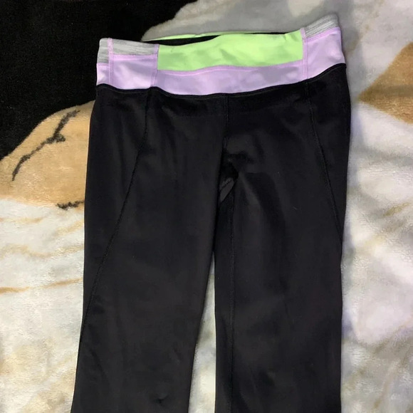 Lululemon gather and crow crop - Picture 6 of 10